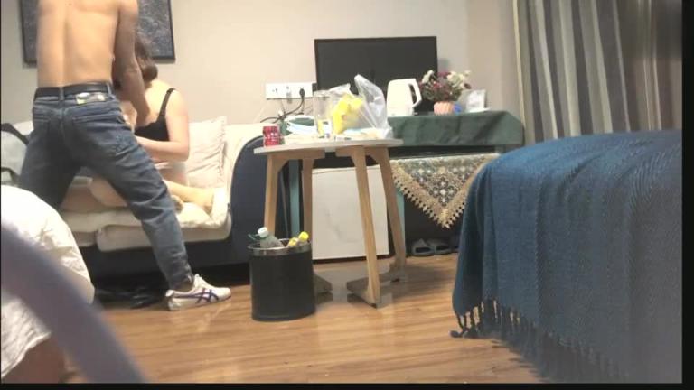 40岁人妻40岁真骚啊这黑逼扛不住啊!小伙子无套内射!精液流出 预览截图 7