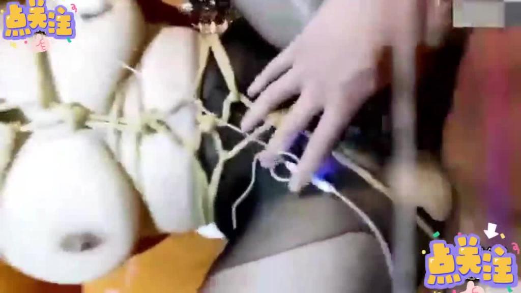 国产自拍-青岛反差婊母狗捆绑调教被勐男暴插双穴 预览截图 7