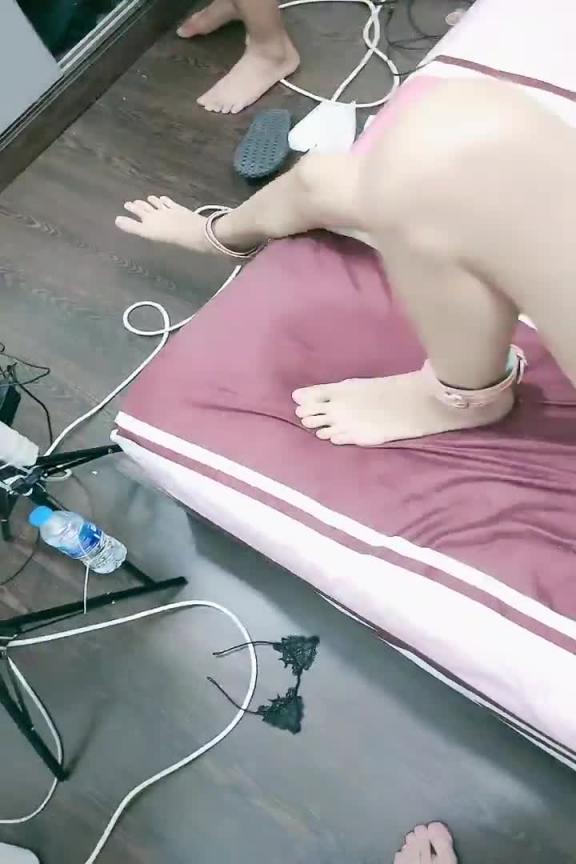 母狗黄毛小萌妹,大哥的肉便器女友,随便插 预览截图 12