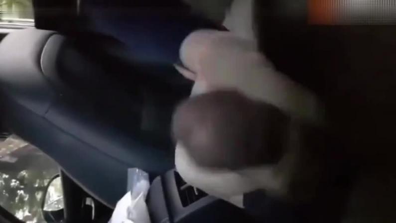 韩国多毛逼摩擦疯狂的战斗,无套内射,巨乳骚妇吃鸡,上位摇摆胸部乱晃 预览截图 3