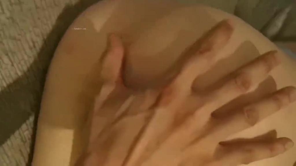 约长腿小姐姐来滚床单,看看她下面的穴多么会流水~ 预览截图 2