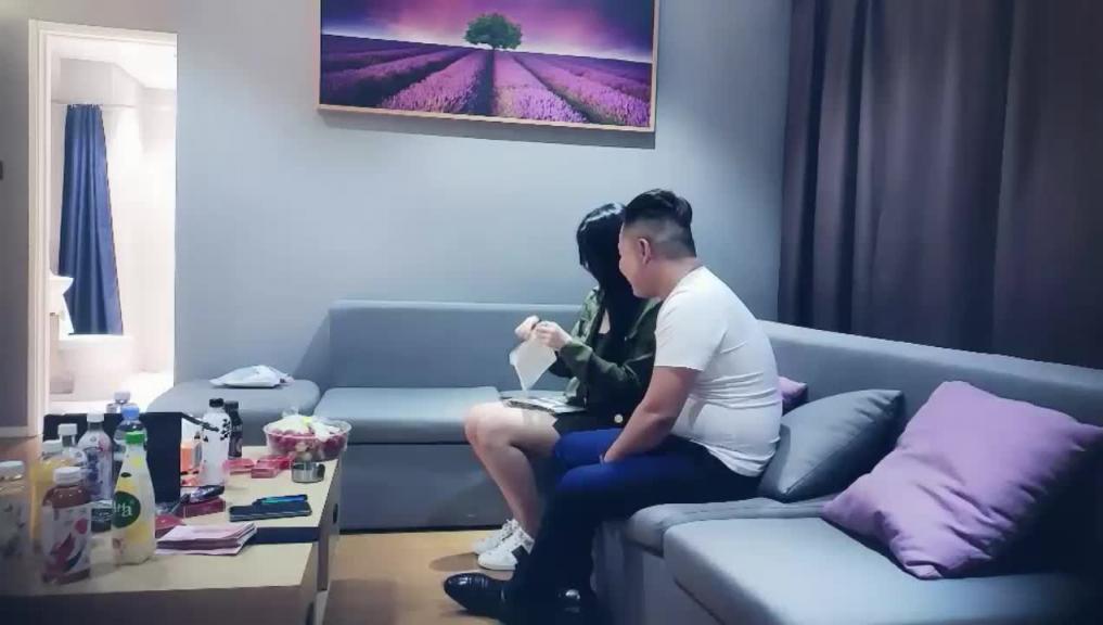 【探花寻欢】3000约美腿大奶名媛，连体情趣内衣各种爆操 预览截图 2