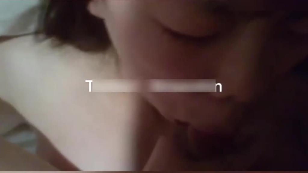 白虎少女『娜娜』绿帽男带女友极限公众场所露出找兄弟3P女友 预览截图 9