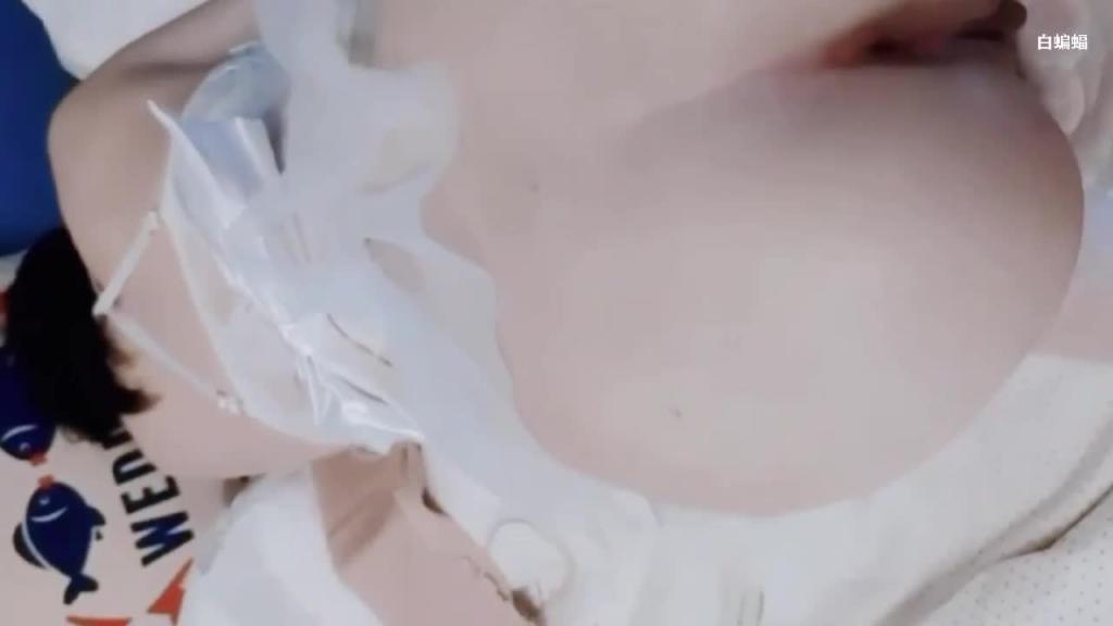 看必射神作-刚出社会的学生萝莉被堂哥PUA肛交出血，让她叫爸爸就叫爸爸非常乖巧听话被口爆肛交 预览截图 6