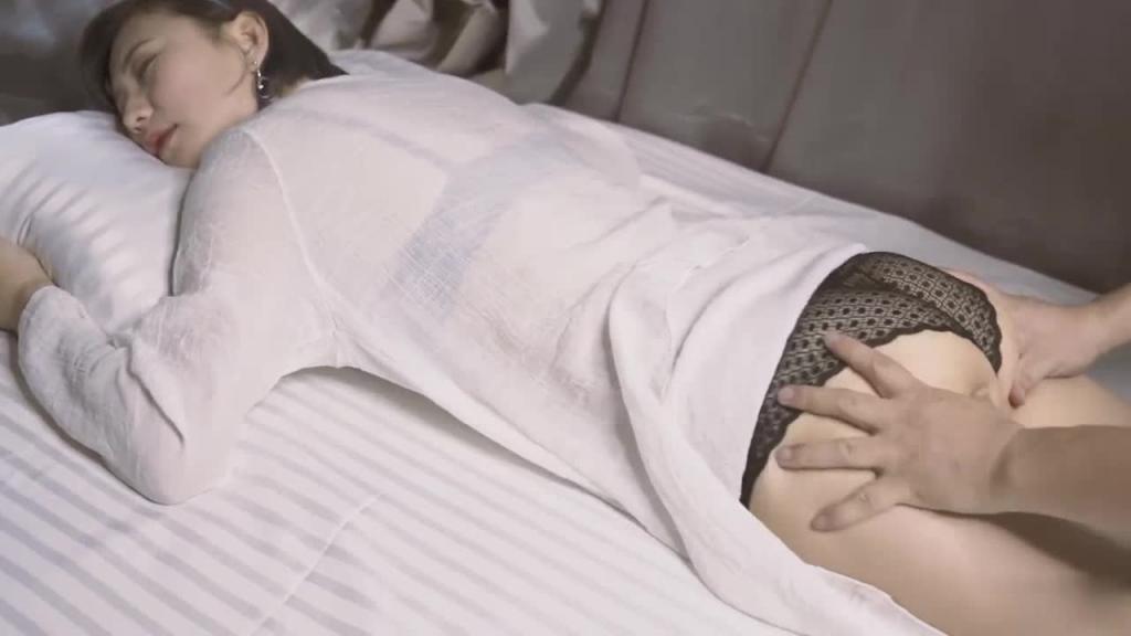 国产剧情巨乳美女被男技师爆干内射 预览截图 1