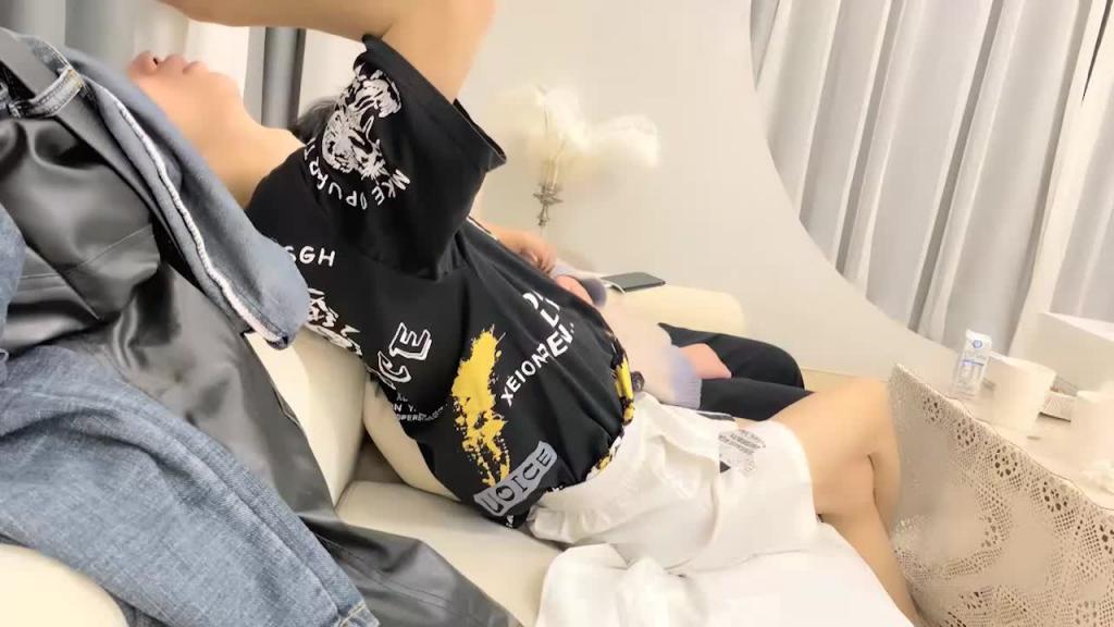 【PUA泡良】便利店兼职学生妹诱奸单纯少女-瘦猴 预览截图 2