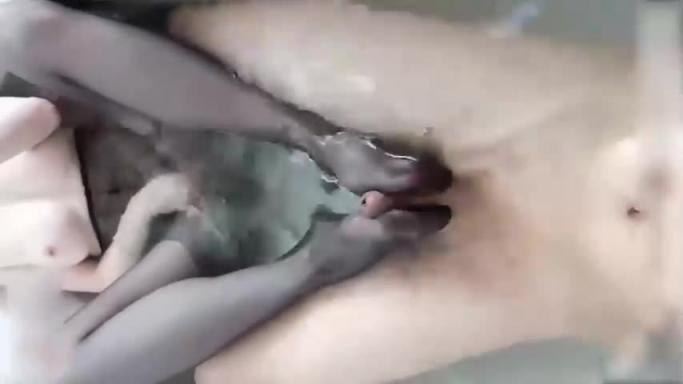 黑丝入浴,足交爆射 预览截图 3