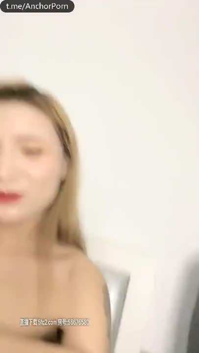性感小姐姐直播自慰秀～一个人在家这么孤单当然要双管齐下前后门都玩～ 预览截图 4