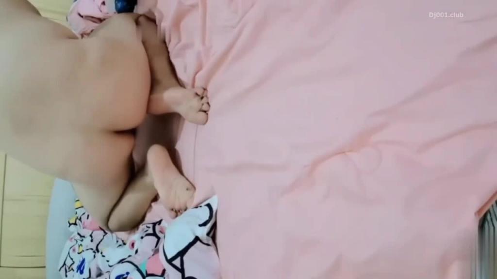 父女乱伦-鬼父把刚成年闺女破处,粉嫩少女处女红很刺眼,太刺激了 预览截图 5