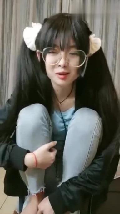 双马尾JK萝莉和同学直播口交后入 预览截图 4