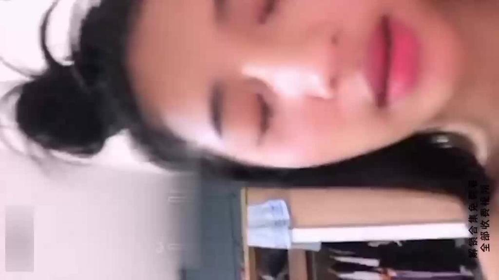 【姐弟乱伦】弟弟操姐姐直接把拳头插进去狂怼逼都干烂了 预览截图 1