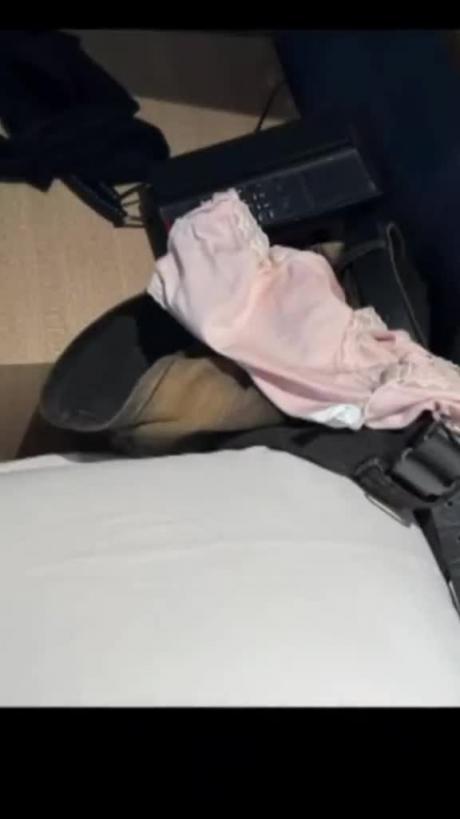 约操短裙学妹被操的受不了淫叫催着赶紧射 预览截图 10