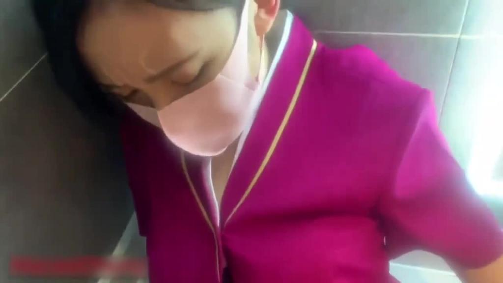 漂亮女儿找金主爸爸玩制服诱惑 预览截图 11