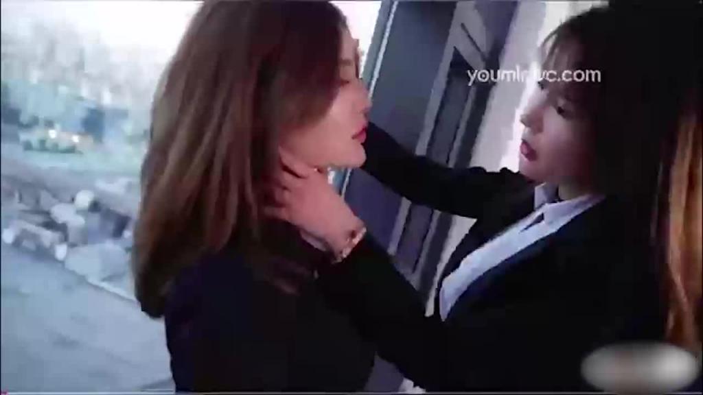 【女同】拉拉师生禁忌恋控制不住内心的悸动脱衣解带轻抚每一寸肌肤大奶荡漾被揉搓的万种妖娆 预览截图 1