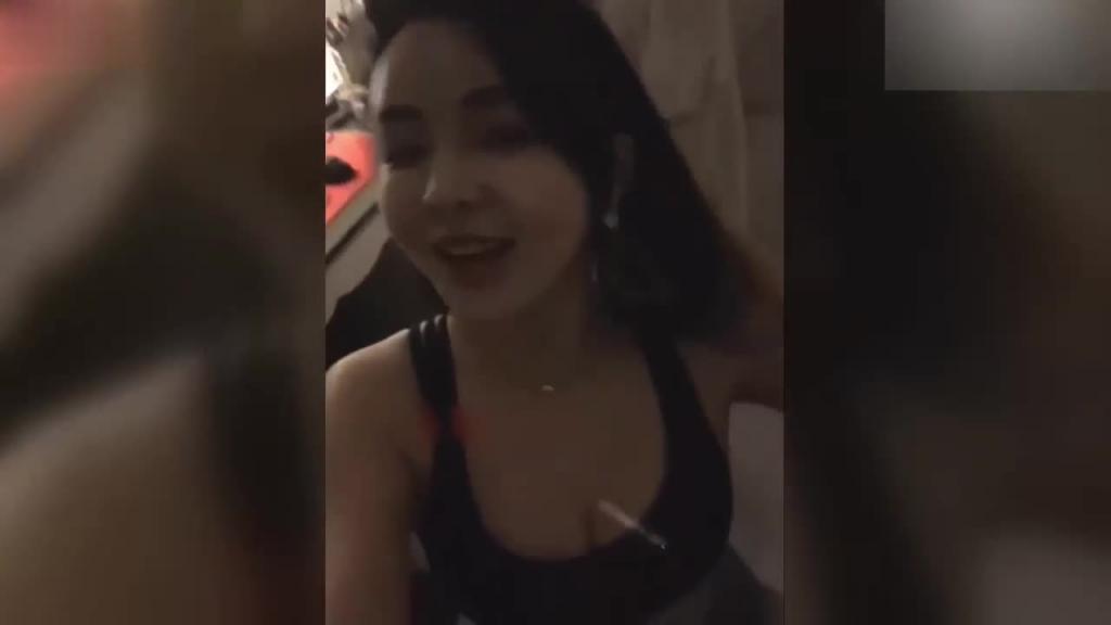 [网爆泄密]套路珠宝店健身少妇视频摸奶扣逼身材太顶了对白清晰 预览截图 2