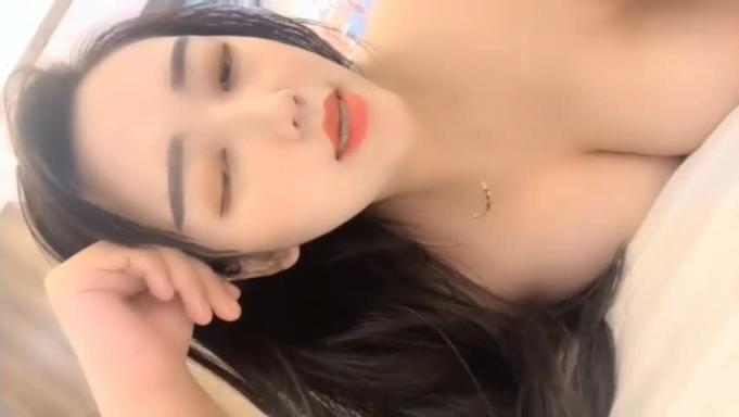 半糖网红妮可极限诱惑狼友,完美粉穴无限诱惑 预览截图 10