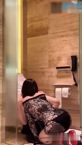 富人游戏凌辱调教高颜值小母狗 预览截图 7