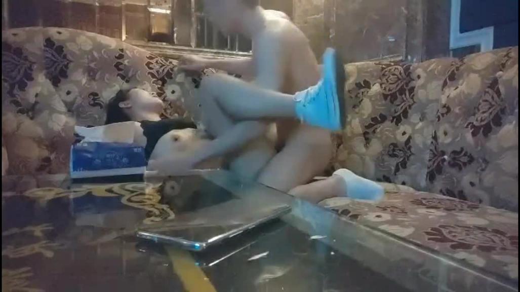 约极品人妻KTV打炮KTV里狂草丰乳肥臀骚逼人妻 预览截图 9
