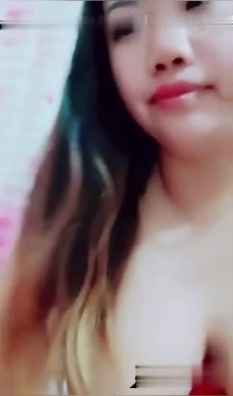 哺乳期儿媳妇乱伦公公!儿媳妇给68岁公公口交吞精! 预览截图 5