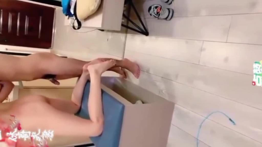 【欣赏淫妻百态】私密流出大量绿帽性爱视频,一个比一个浪百花争艳骚气大比拼! 预览截图 2
