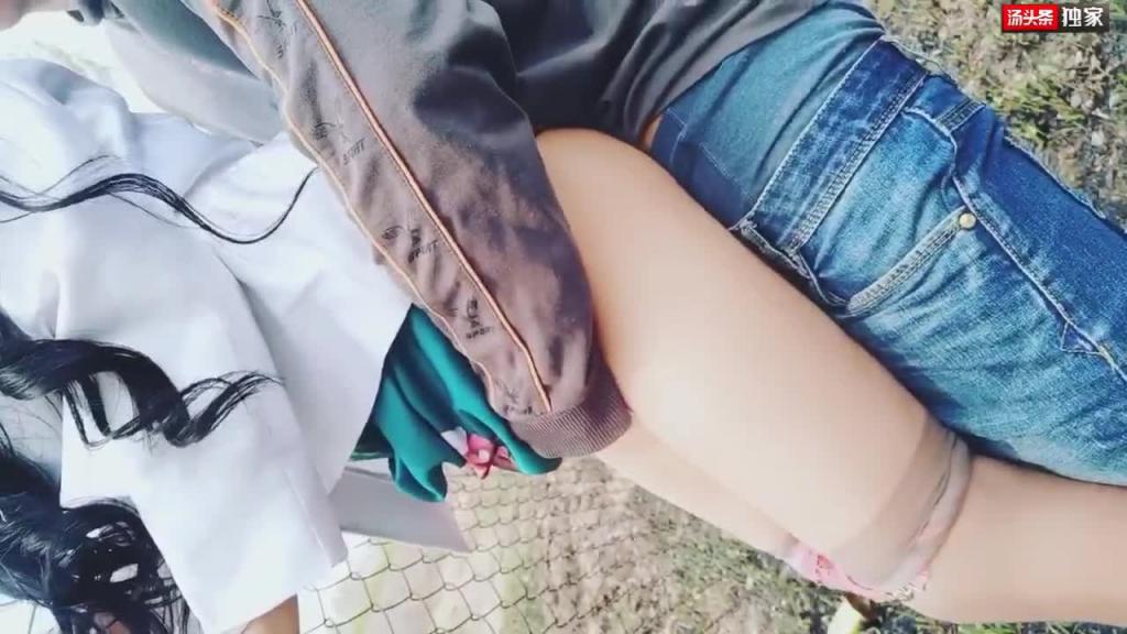 【少妇勾搭】东北少妇勾搭小叔子 户外操逼，女上位直接给操尿了 预览截图 9