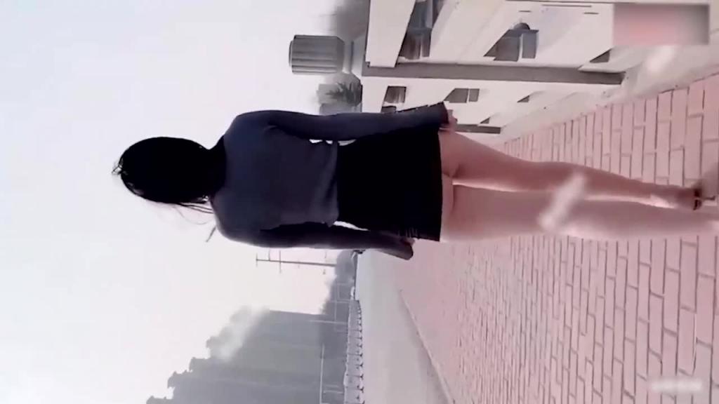 【推特网红】国内高境界露出大神户外发骚 预览截图 2