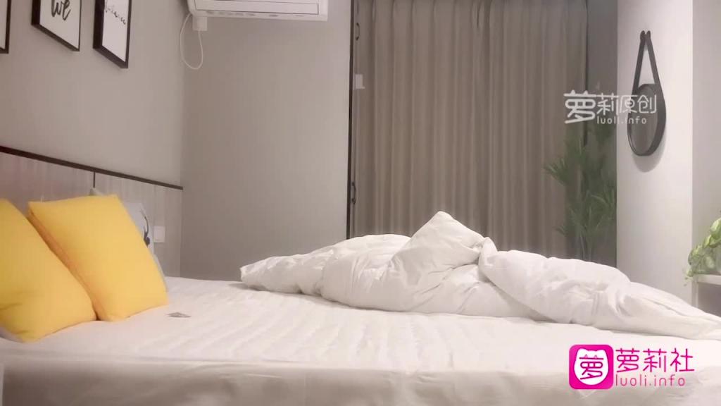 约炮极品黑丝美腿零零后美女快完事时被发现偷拍翻车 预览截图 4