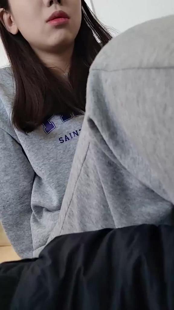 【姐弟乱伦】火遍外网的延边姐弟事件_兄妹相依为命_亲妹妹给哥哥口交足交换取零花钱_完整高清版 预览截图 12