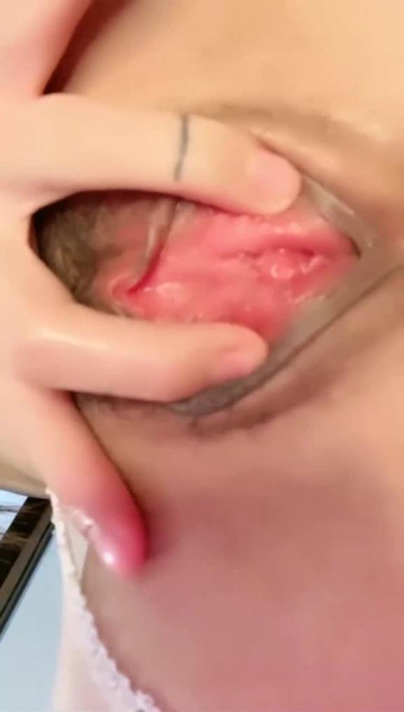 【密码房】甜美又淫骚!JK装舔着手指喊爸爸! 预览截图 11