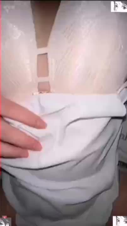 乱伦亲姐给我口强操内射潮喷大神和亲姐网吧边玩 LOL 边吃鸡巴 预览截图 8
