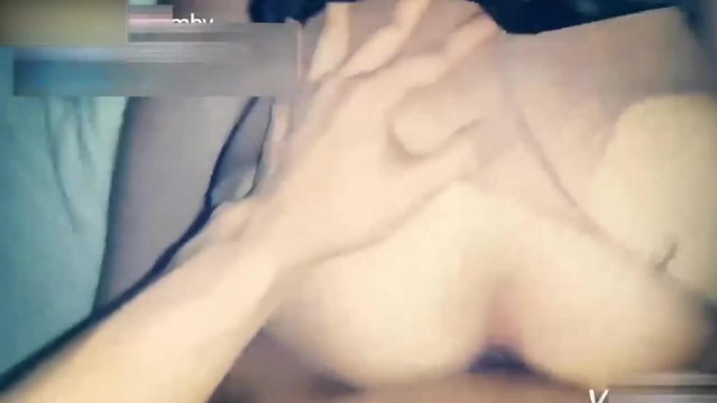【网红主播】王思聪百万签约主播婉儿与土豪群P狂嗨操逼 预览截图 11