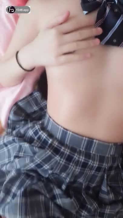 萌白酱。jk白虎自慰 预览截图 7