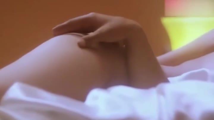 【明星泄密】超稀缺资源!香港十大女神早期下海拍片大合集。最巅峰的颜值最年轻肉体。 预览截图 1