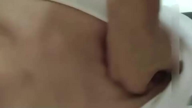 母子乱伦，处男儿子强上老母亲，之后一发不可收拾！ 预览截图 3