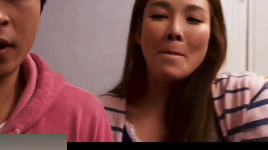 韩国三级[性感女邻居]女邻居漏点不小心被我看到，尾随来到我家，和我做爱，让我内射。 预览截图 1