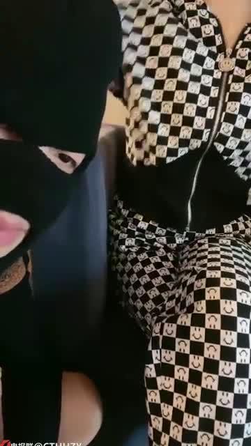 风骚气质少妇，嘴上说着不要衣服被扒光后就骚的不得，大奶摇晃被后入 ，好厉害比我老公操的舒服 预览截图 3