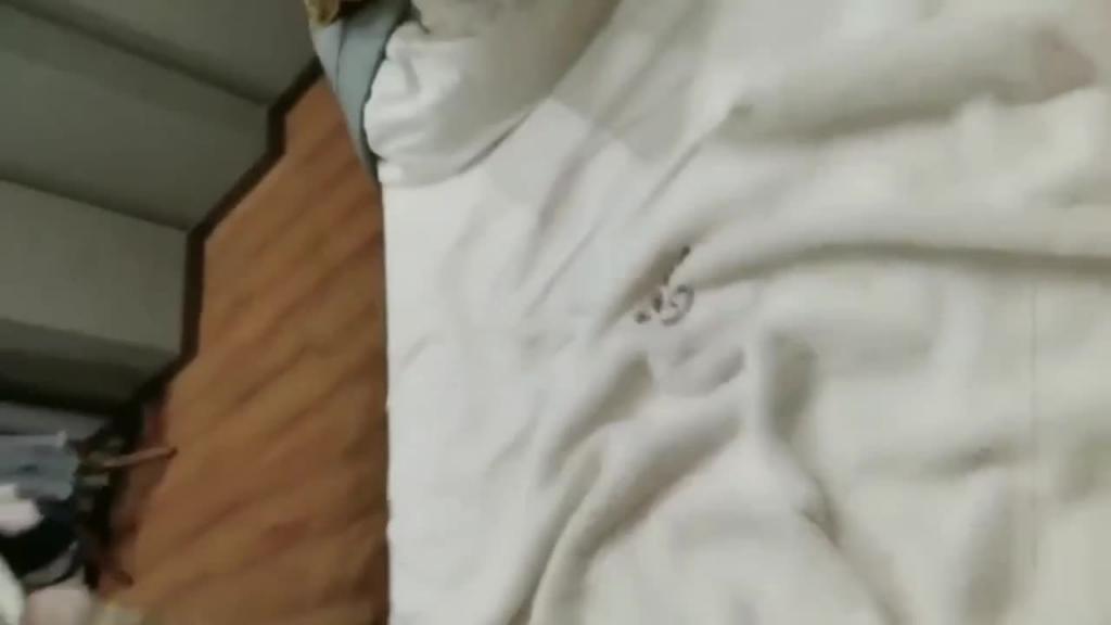 【激情3P】清纯学生妹和阿姨共享一根大鸡巴 学生妹被大屌男操得惨叫连连 预览截图 6