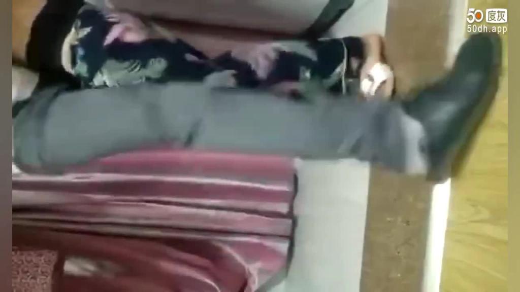 网曝长沙【乱伦门】姐夫侵犯小姨子,事后拿妻子性命威胁其封口,得知实情姐姐崩溃!5分钟性爱视频曝光 预览截图 6
