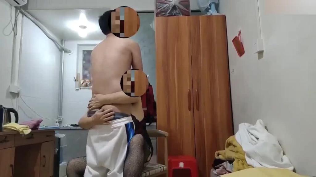 (福利)前妻出轨离婚女婿勾引熟女前岳母乱伦报复拍视频故意发网上 预览截图 3