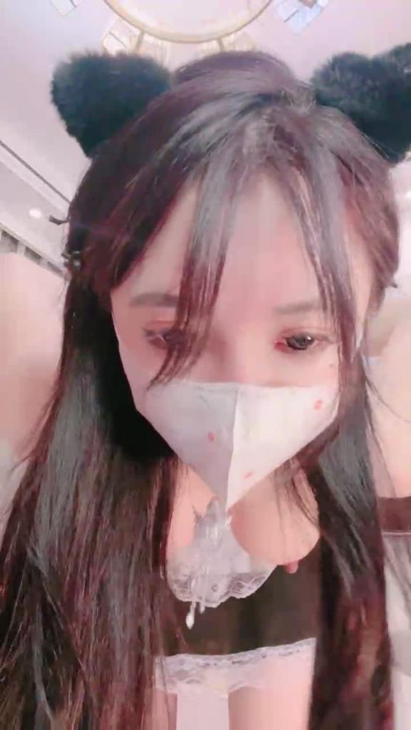 【色戒直播】极品尤物网红女神!爆乳美腿女仆装!翘起屁股短裙,自摸骚穴热舞,换装诱惑,干净肥唇美穴 预览截图 11