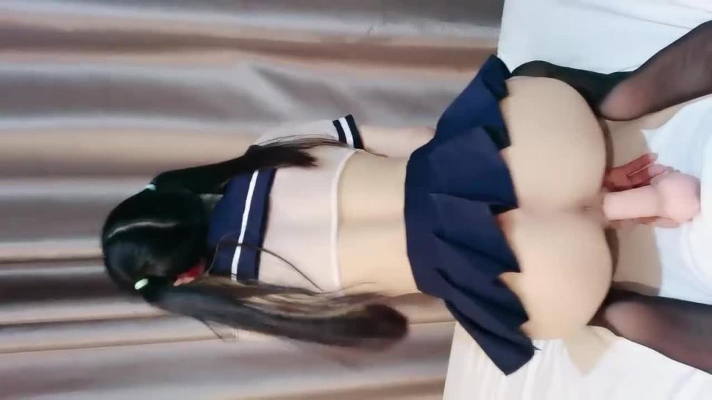 清纯又淫荡反差18小萝莉,双马尾情趣制服,无毛嫩穴 预览截图 8