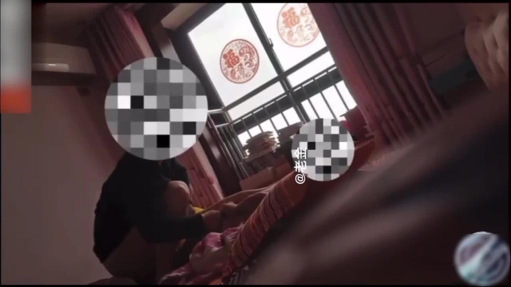 真实禽兽叔叔强奸侄女3次,把侄女骗到野外乱伦 预览截图 5