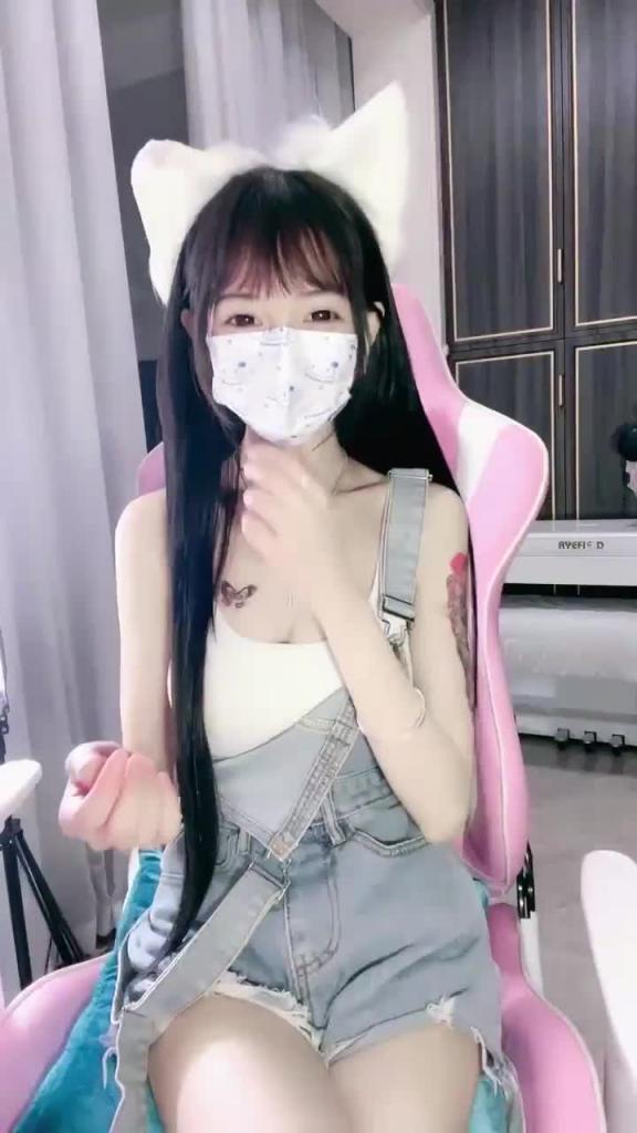 【网红大瓜】抖音千万粉丝蔡萝莉原来是靠下海买lo服起家的 预览截图 2