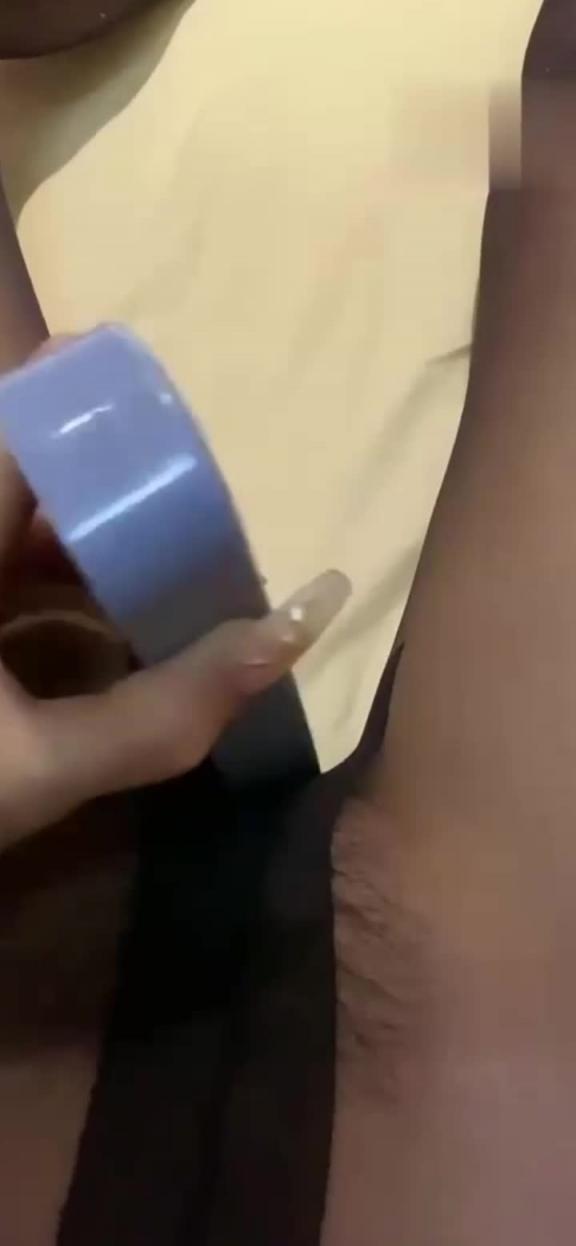 【真实裸聊】秀人网“林星澜”一对一裸聊专业美女模特自慰诱惑片尾福利被摄影师插入粉嫩逼无情流出 预览截图 9
