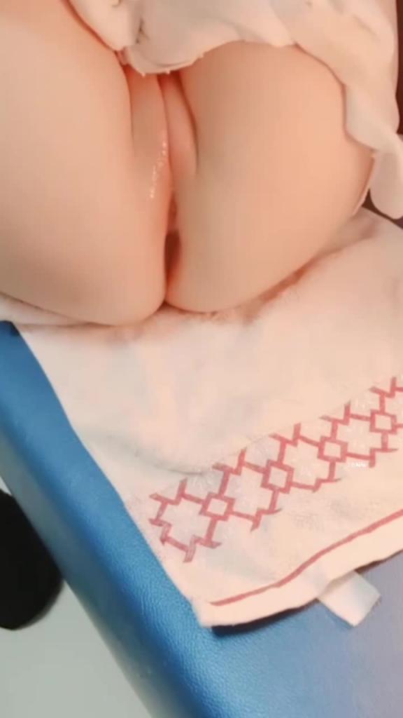 白虎萝莉粉嫩一线天自慰流白浆,超嫩白虎萝莉喊着爸爸淫叫不停 预览截图 1