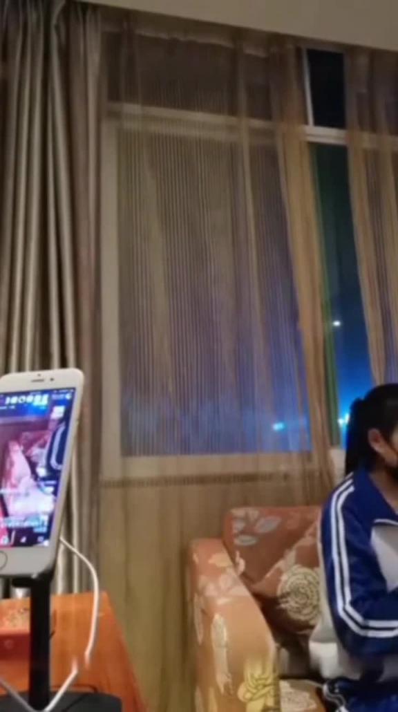 【真实破处】忽悠处女学妹到酒店强行强奸破处 预览截图 4