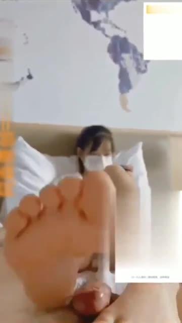 极品萝莉,阿森私拍3位中学妹,水嫩~诱惑~强制颜射 预览截图 5