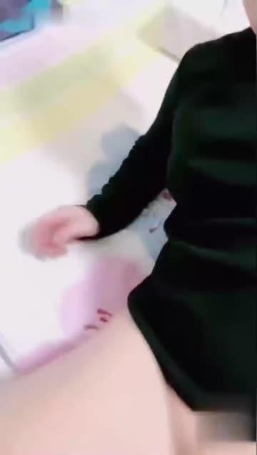 【母子乱伦】和妈妈在卫生间操逼 预览截图 8