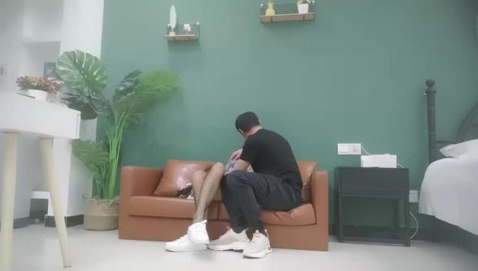 重金网约05后极品萝莉女神,苗条身材大长腿,掰开嫩逼狂舔,舔的妹子受不了,抱起一顿勐操 预览截图 1