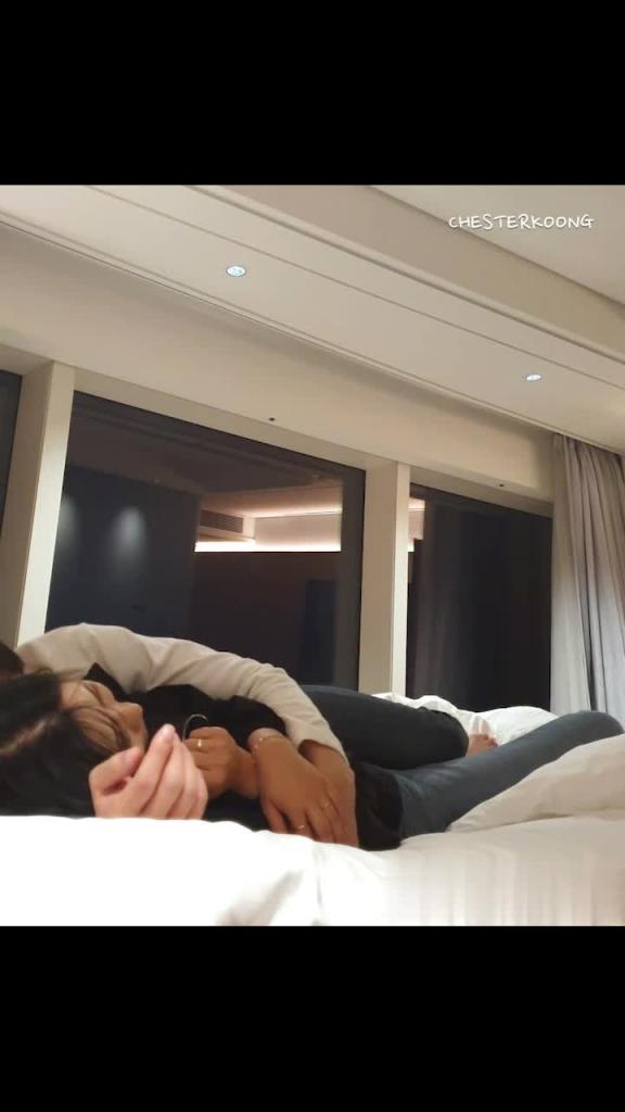 [精选]酒吧泡到的欲女骚妇酒店开房玩一夜情 预览截图 1